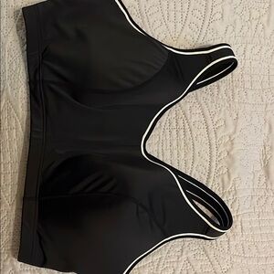 Cacique Black Bra with Sleek Design